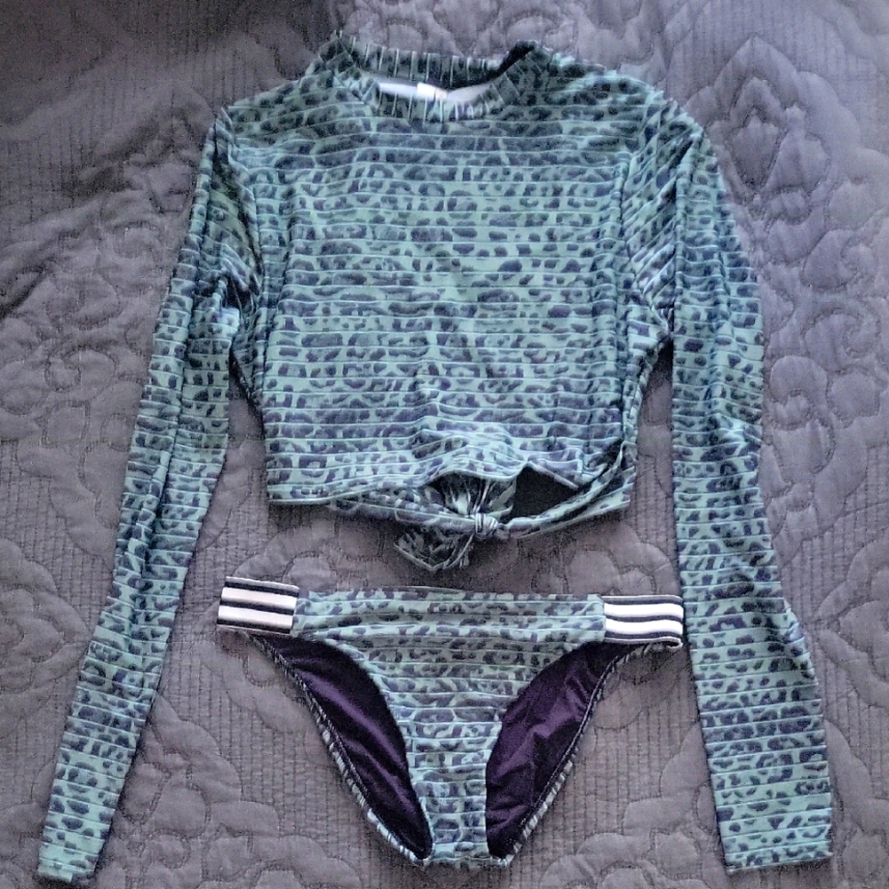 BCBGeneration Green and Black Swim Set